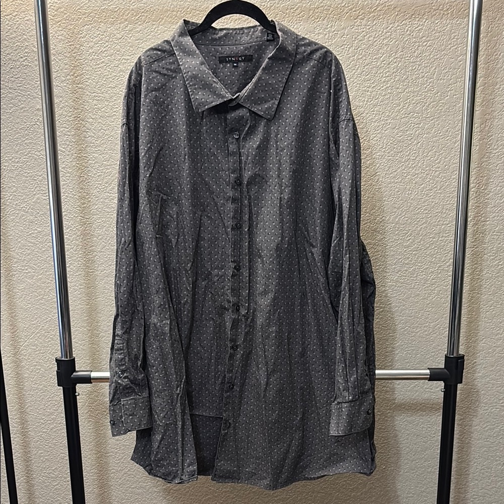 SYNRGY Men's Grey Button-Up Shirt